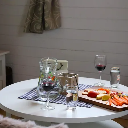 Дом отдыха Senja - Charming By The Sea With Terrace And Fantastic View Финнснес