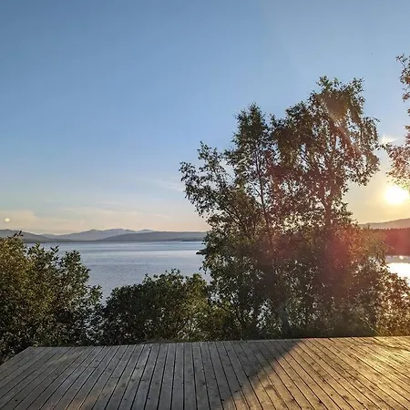 Дом отдыха Senja - Charming By The Sea With Terrace And Fantastic View