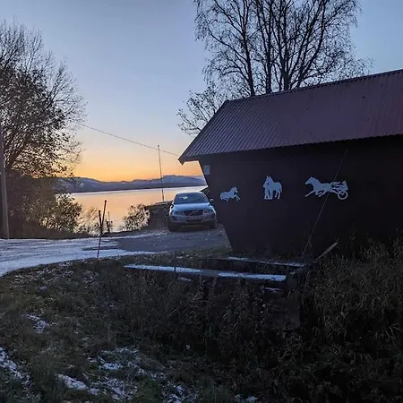 Senja - Charming By The Sea With Terrace And Fantastic View