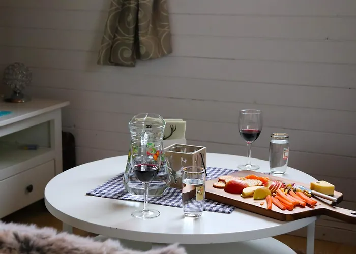 Feriehus Senja - Charming By The Sea With Terrace And Fantastic View Finnsnes
