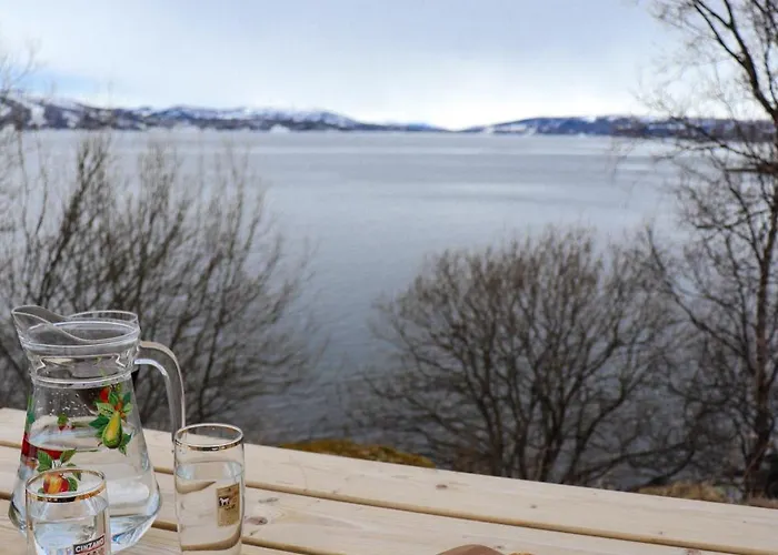 Vakantiehuis Senja - Charming By The Sea With Terrace And Fantastic View *