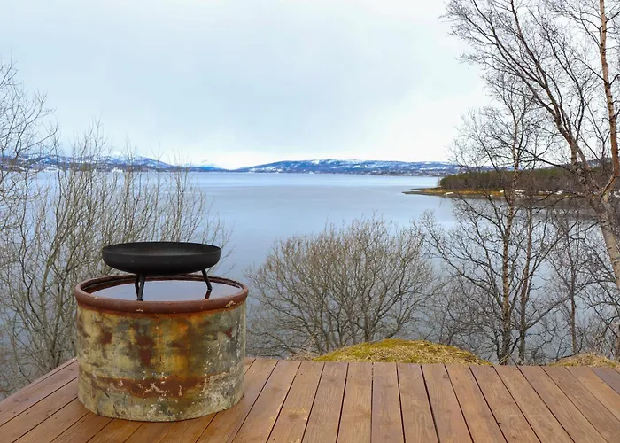 Senja - Charming By The Sea With Terrace And Fantastic View