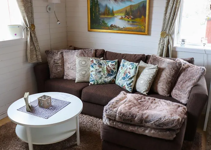 Feriehus Senja - Charming By The Sea With Terrace And Fantastic View