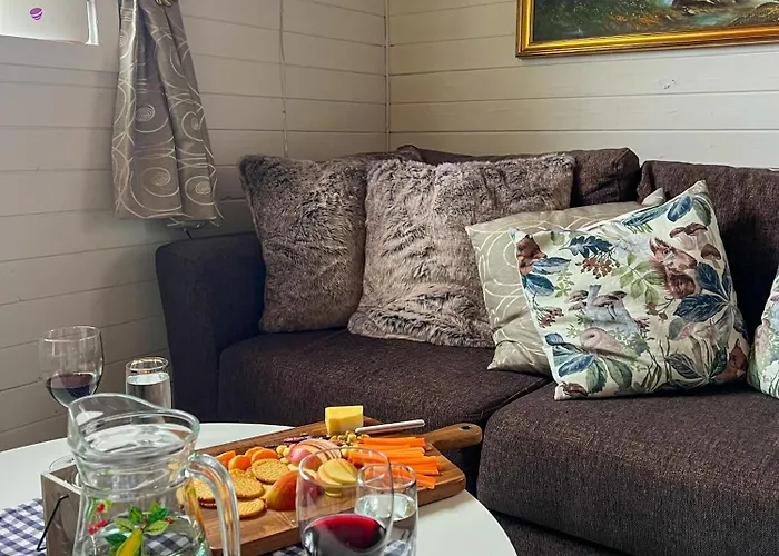 Vakantiehuis Senja - Charming By The Sea With Terrace And Fantastic View