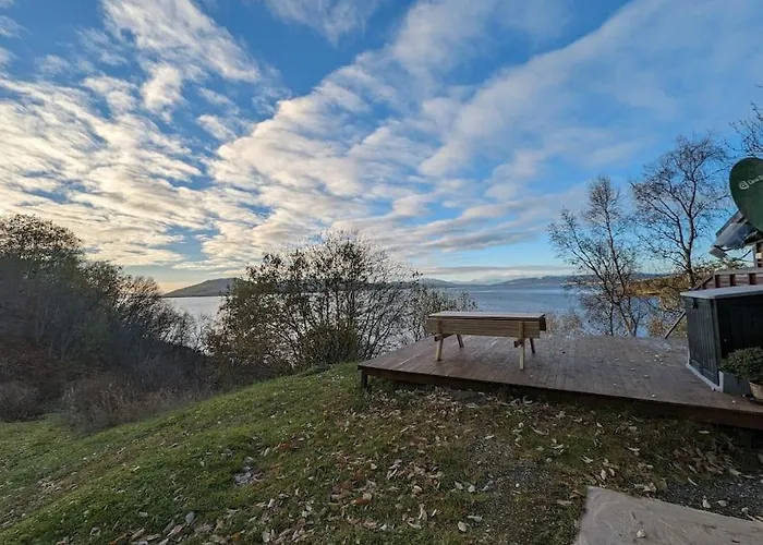 Senja - Charming By The Sea With Terrace And Fantastic View Finnsnes