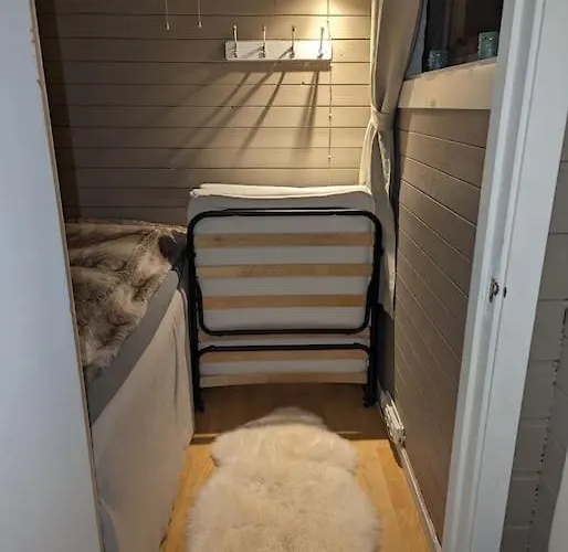 Vakantiehuis Senja - Charming By The Sea With Terrace And Fantastic View Finnsnes