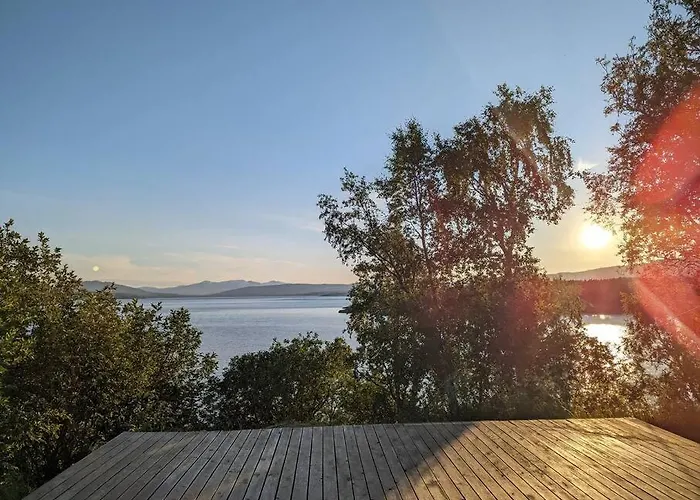 Vakantiehuis Senja - Charming By The Sea With Terrace And Fantastic View