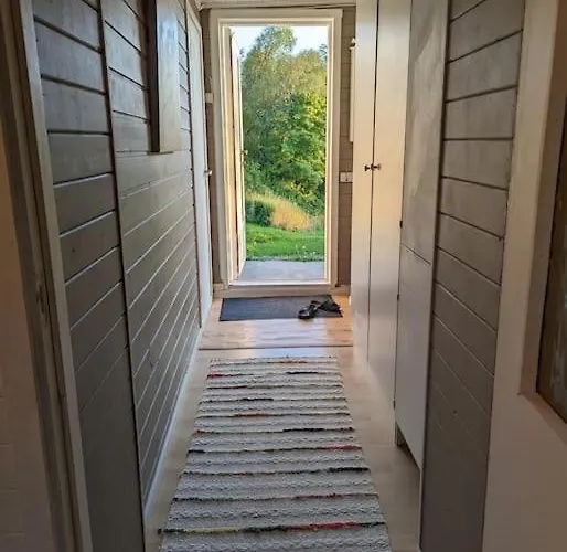 Feriehus Senja - Charming By The Sea With Terrace And Fantastic View