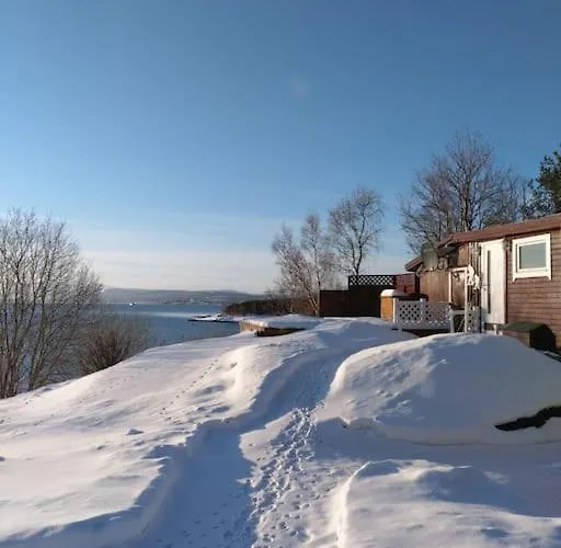 Senja - Charming By The Sea With Terrace And Fantastic View Finnsnes