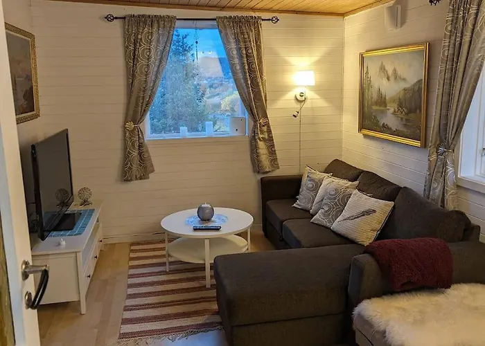 Vakantiehuis Senja - Charming By The Sea With Terrace And Fantastic View *