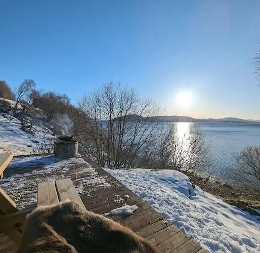 Vakantiehuis Senja - Charming By The Sea With Terrace And Fantastic View Finnsnes