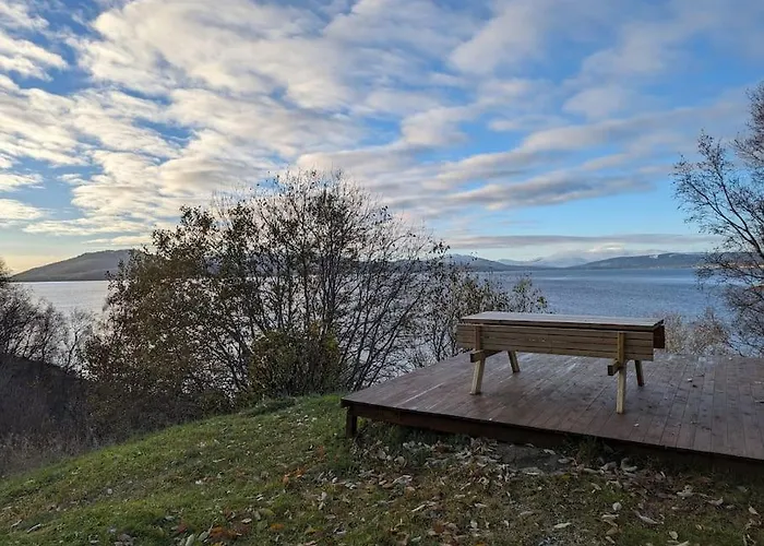 Feriehus Senja - Charming By The Sea With Terrace And Fantastic View Finnsnes