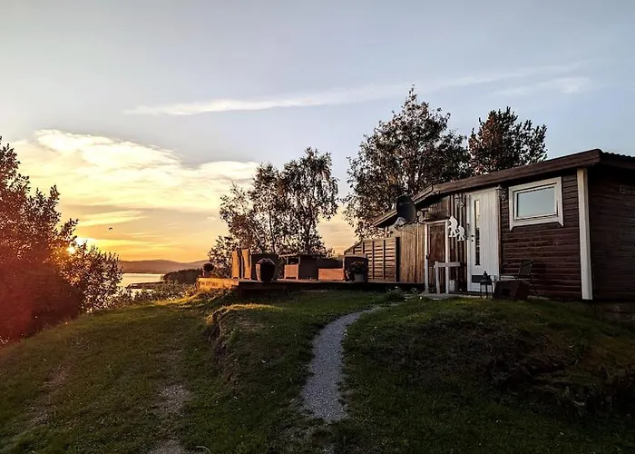Vakantiehuis Senja - Charming By The Sea With Terrace And Fantastic View